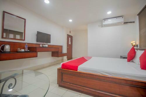 Hotel Oyo 12327 The Mapple