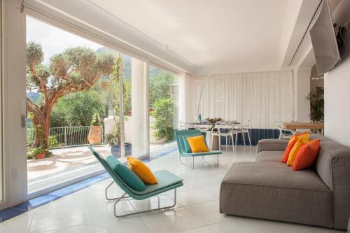 Sirenuse Villa Sleeps 8 Pool Air Con Wifi