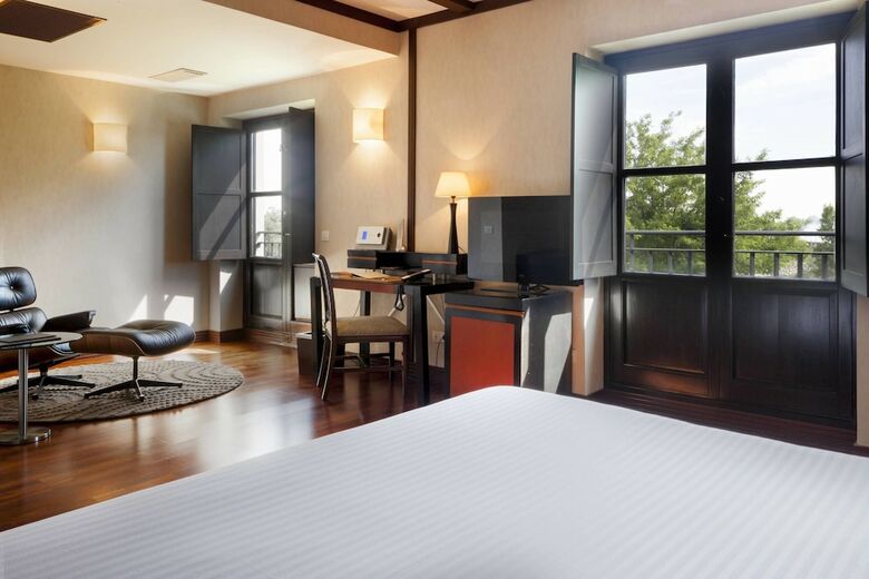 Hotel AC Palacio de Santa Ana By Marriott