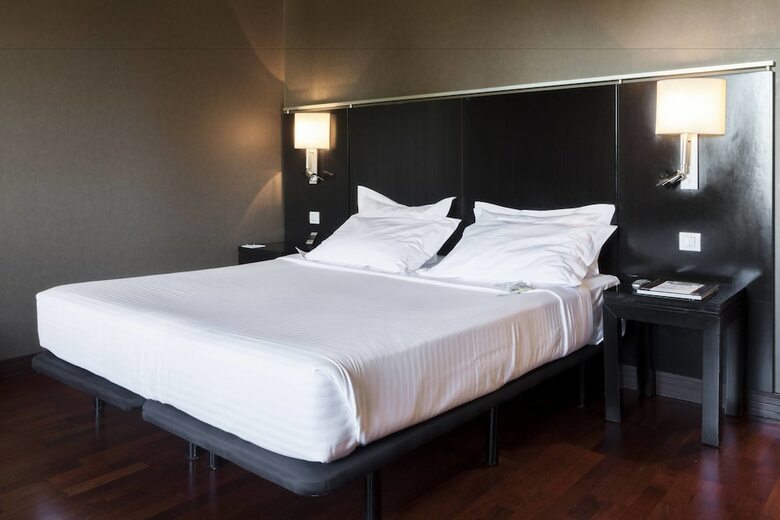 Hotel AC Palacio de Santa Ana By Marriott
