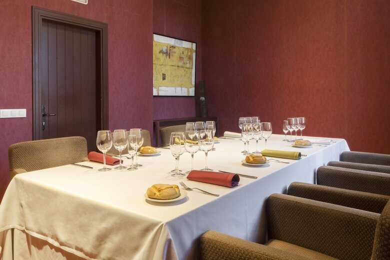 Hotel AC Palacio de Santa Ana By Marriott