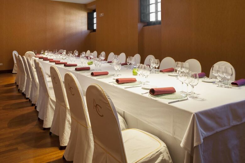 Hotel AC Palacio de Santa Ana By Marriott
