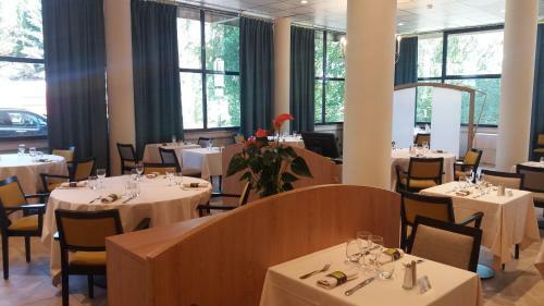 Hotel Lyon Est Logis De France