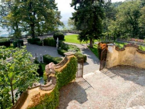Luxurious Apartment With Garden In Rocca Grimalda