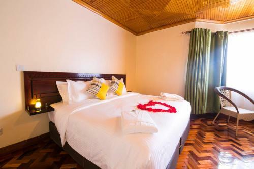 Hostal 215 Karen Garden