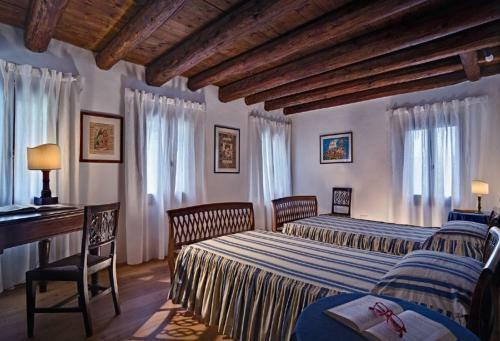 Rovolon Villa Sleeps 14 Air Con
