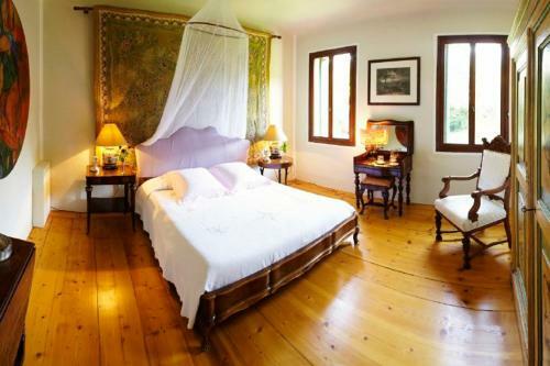 Bastia Villa Sleeps 9 Pool Wifi T737706