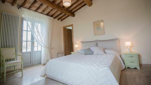Trevinano Villa Sleeps 9 Pool Wifi