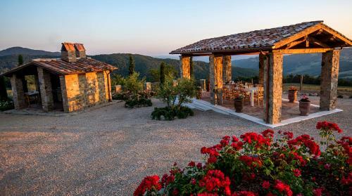 Trevinano Villa Sleeps 9 Pool Wifi