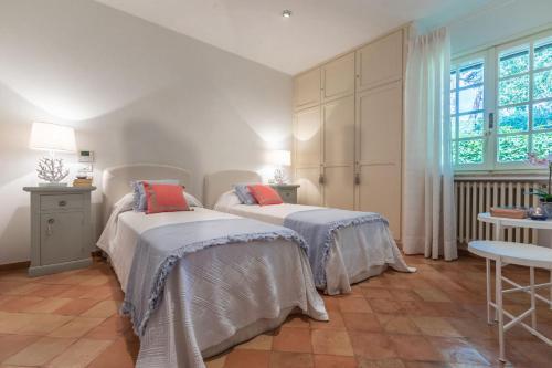 Cala Piccola Villa Sleeps 13 Pool Air Con Wifi