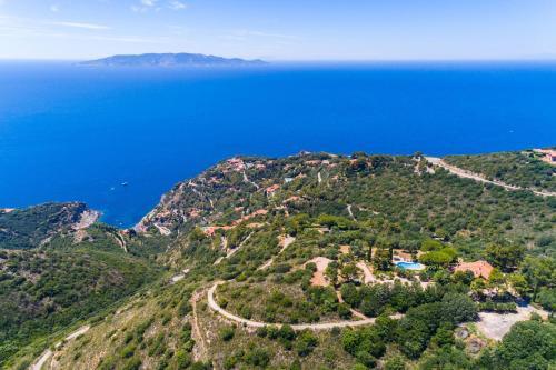 Cala Piccola Villa Sleeps 13 Pool Air Con Wifi