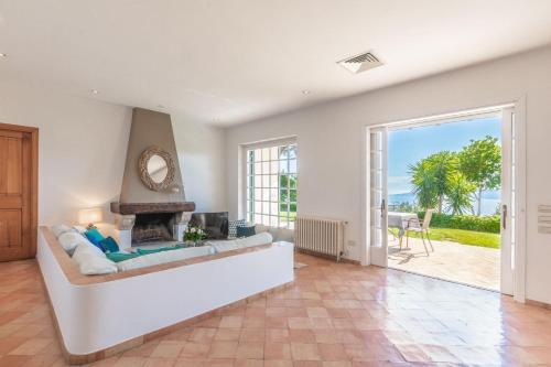 Cala Piccola Villa Sleeps 13 Pool Air Con Wifi