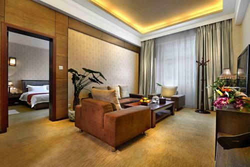 Hotel Ramada Encore Daocheng Yading