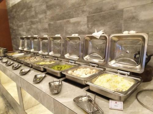 Hotel Ramada Encore Daocheng Yading