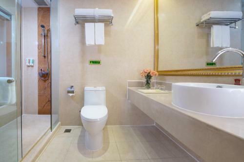 Vienna Hotel Xixiang Gushu