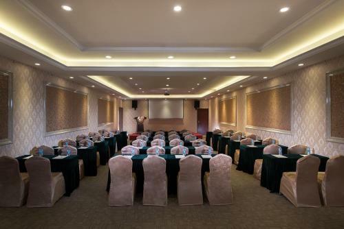 Vienna Hotel Xixiang Gushu