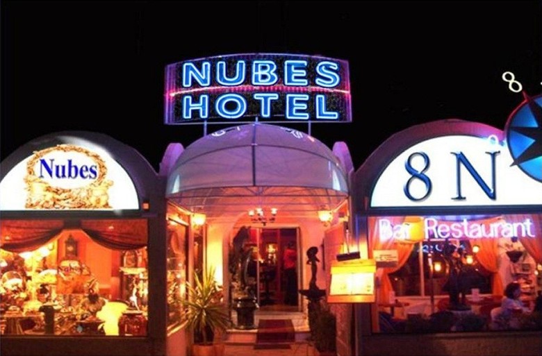 Nubes Hotel