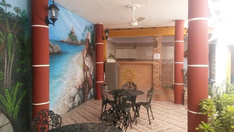 Hostal Hospeder�a Casa Familiar