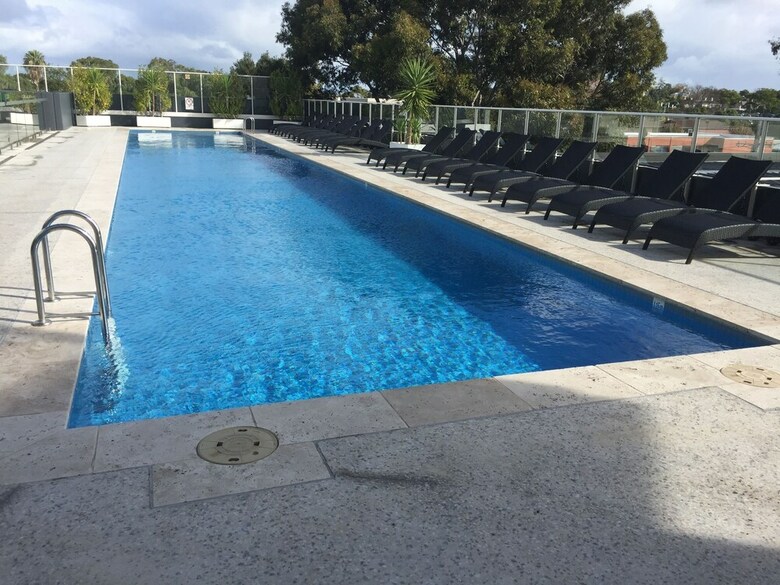Aparthotel Luxurious Apartments Near City