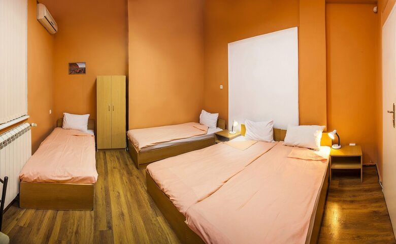 Hostal Galiani Guestrooms