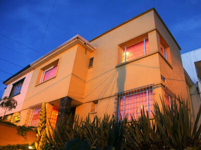 6 Suites Hotel