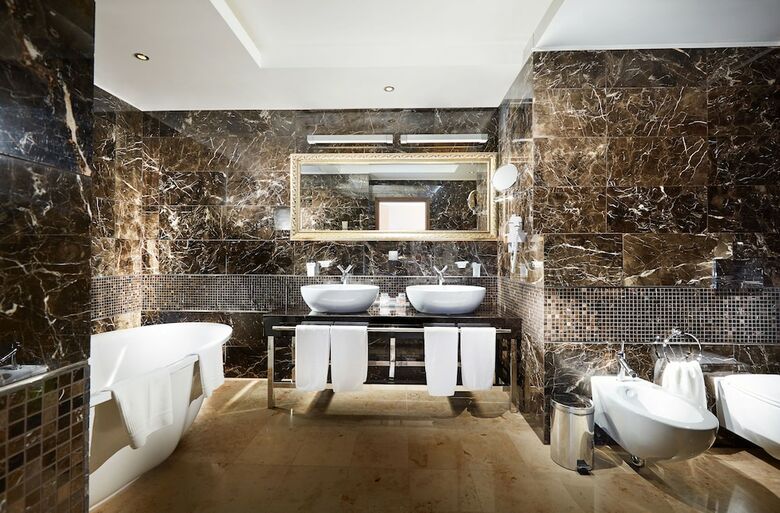 Victoria Hotel And Spa