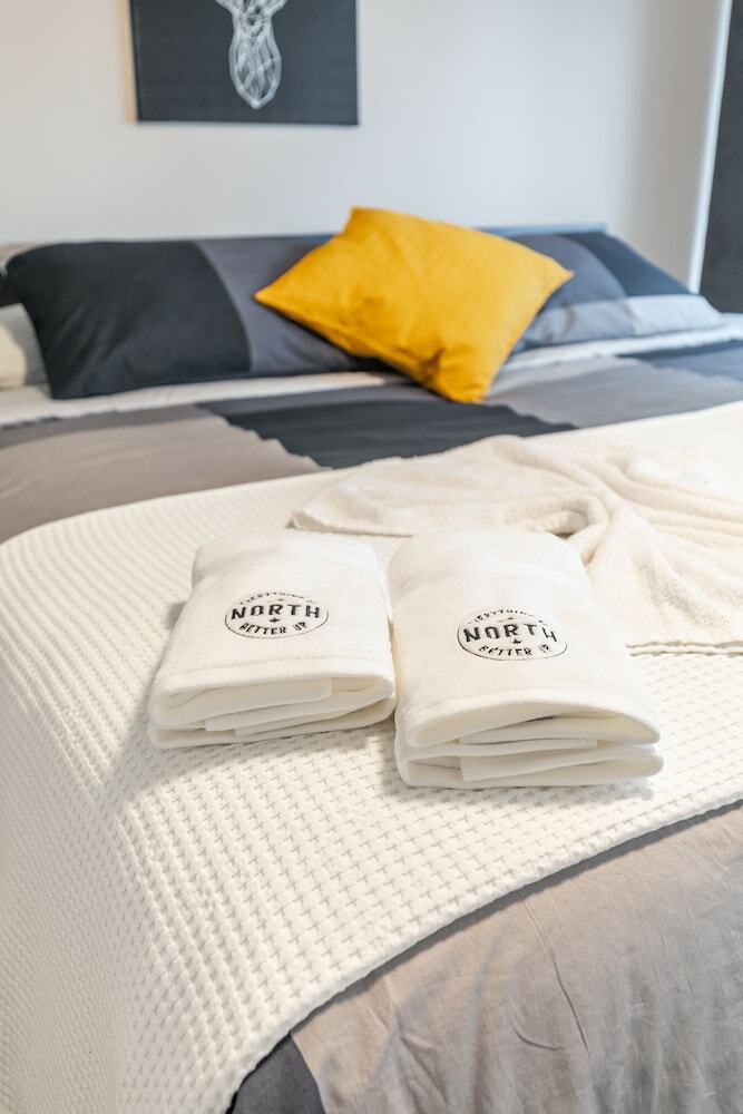 Stylish Suite In Downtown Toronto