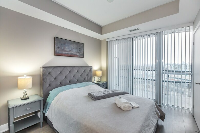 Apartamentos Exquisite Luxury 1 Bedroom + Den With Parking