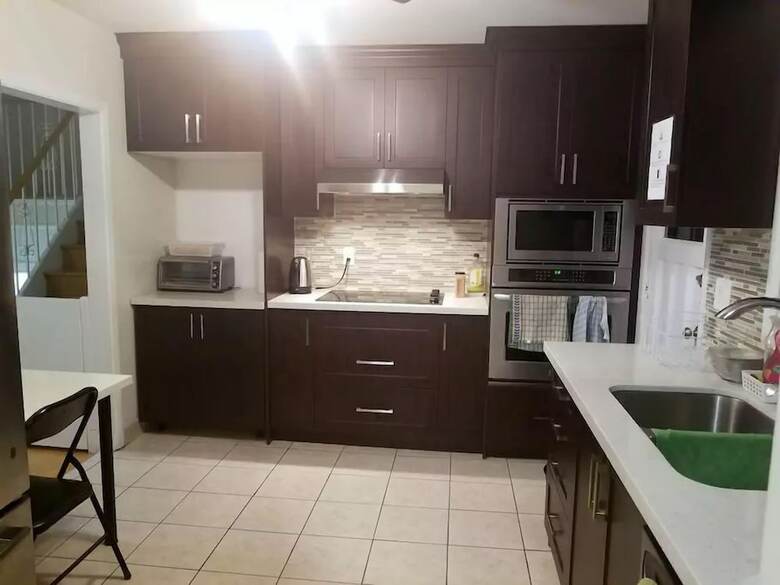 Hotel A1-private Up To 3 - Finch West Subway