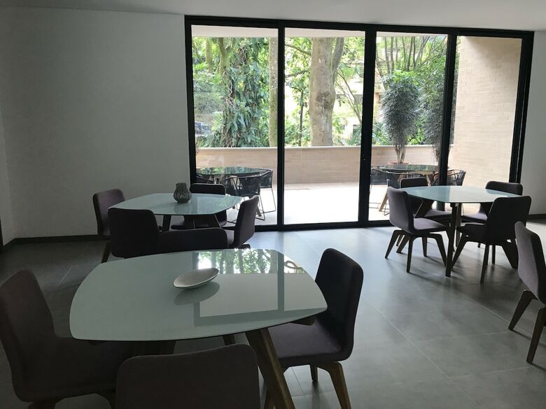 Hotel Class Suites By Colclick
