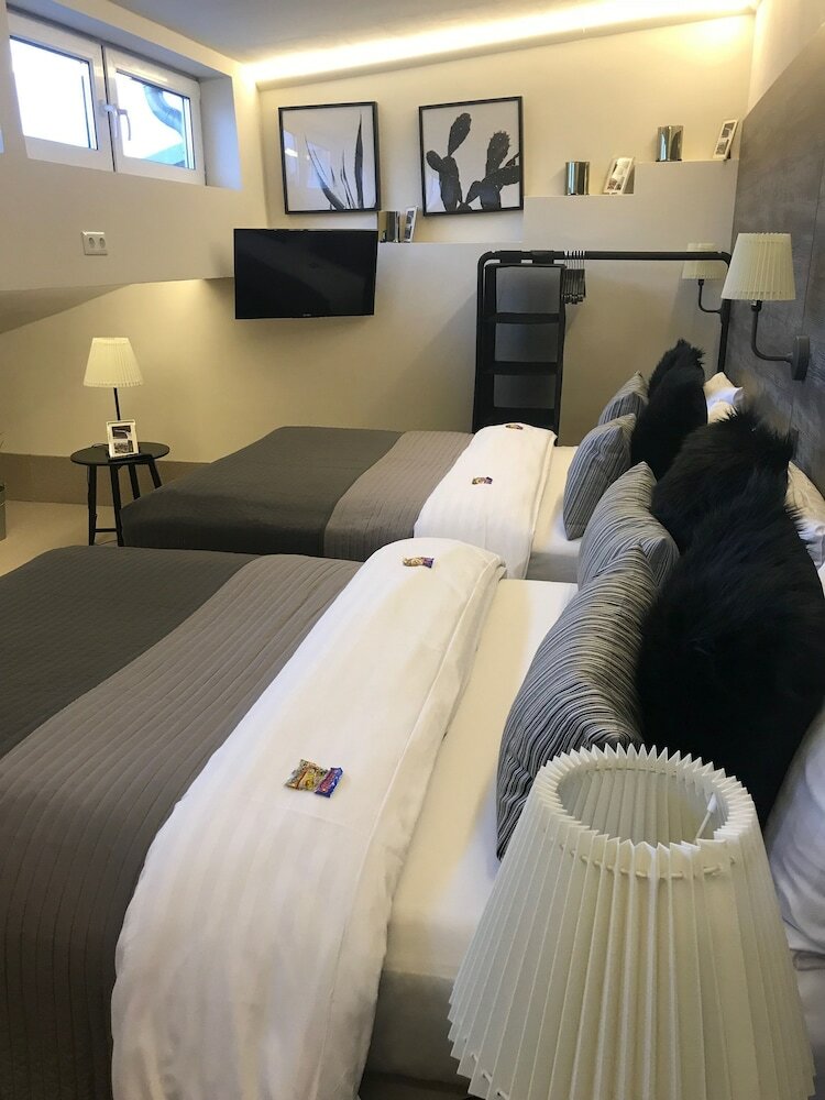 Hamburg Room