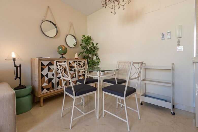 Apartamentos Lumbreras Deluxe Suite By Valcambre