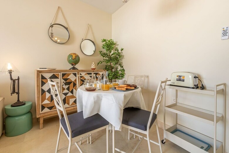 Apartamentos Lumbreras Deluxe Suite By Valcambre