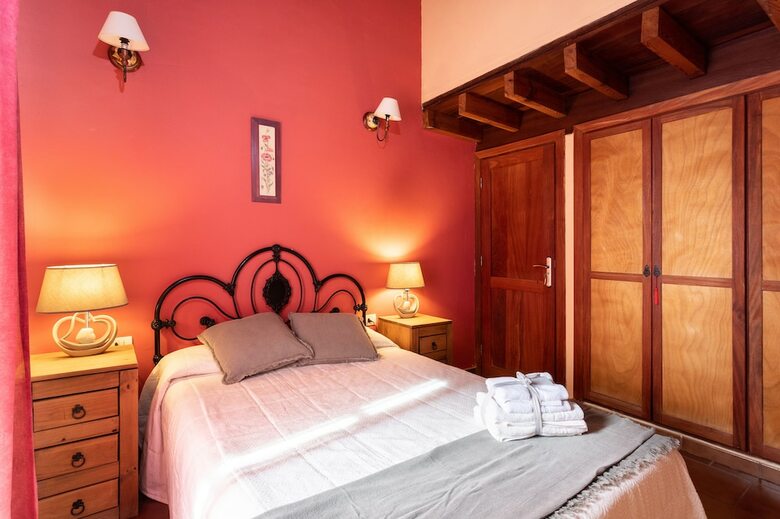 Homelike Charming Rustic House El Pinar