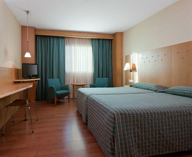 Hotel City Express Santander Parayas