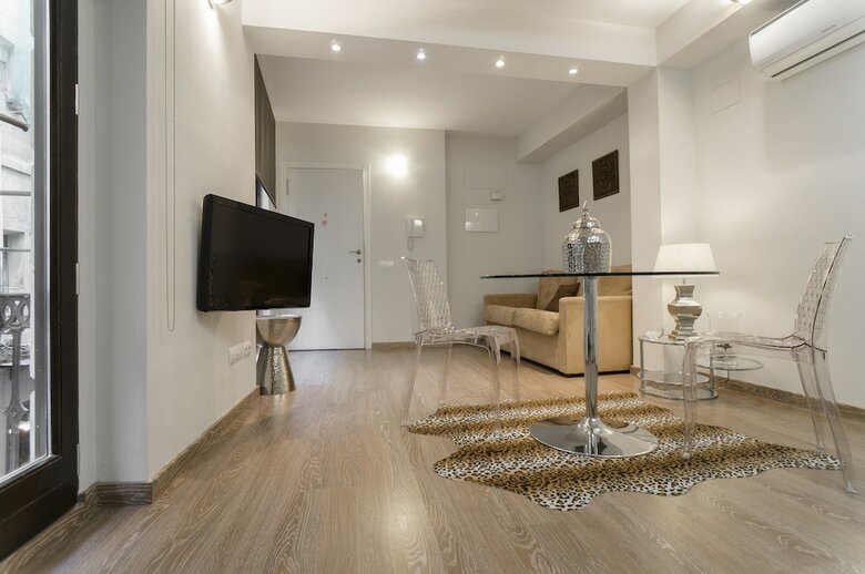 Richmond Apartments By Hoom