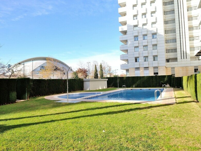 Apartamentos Travel Habitat Torre Francia