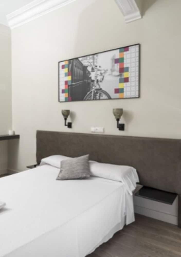 Pension Nwt Central Station Valencia
