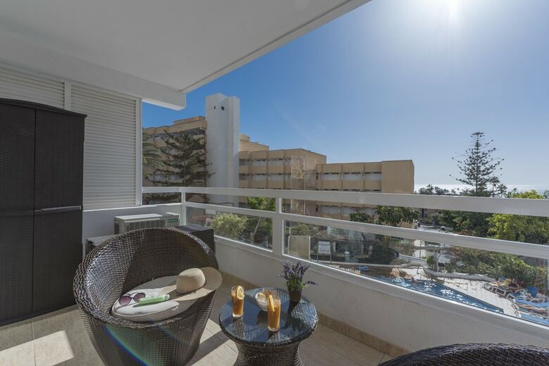 307. Bright Apartment, Sea View, Wifi, Air Conditioning!