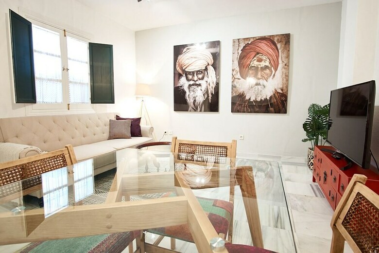 Apartamentos Monsalves Courtyard By Valcambre