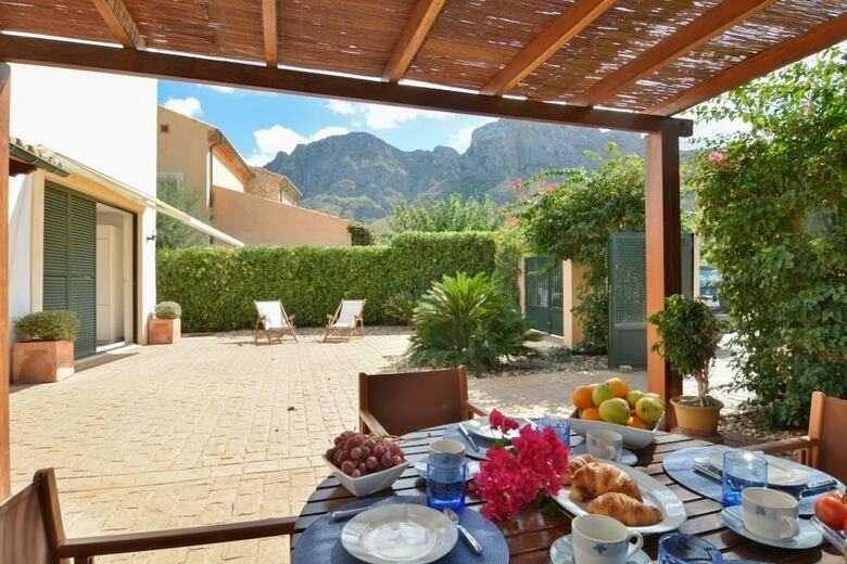 Luxurious Sea Front Villa In Mallorca