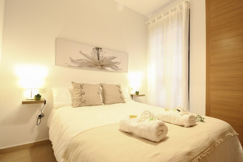 Deluxe Apartment San Julian With Parking