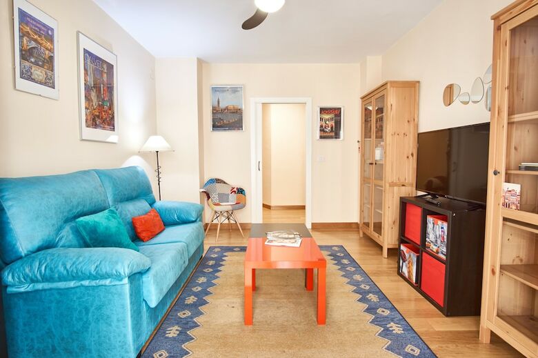 Apartamentos Rodrigo Triana Courtyard By Valcambre