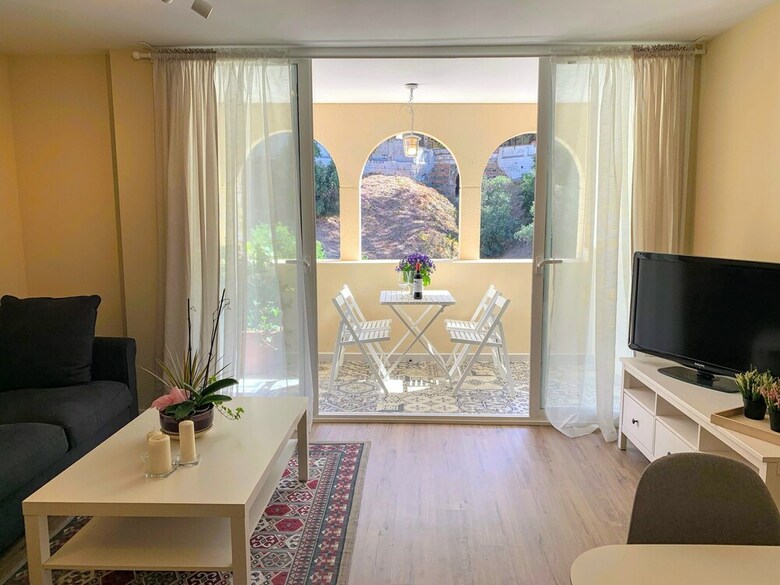 Apartamentos Homely Malaga Obispo Con Terraza Y Parking