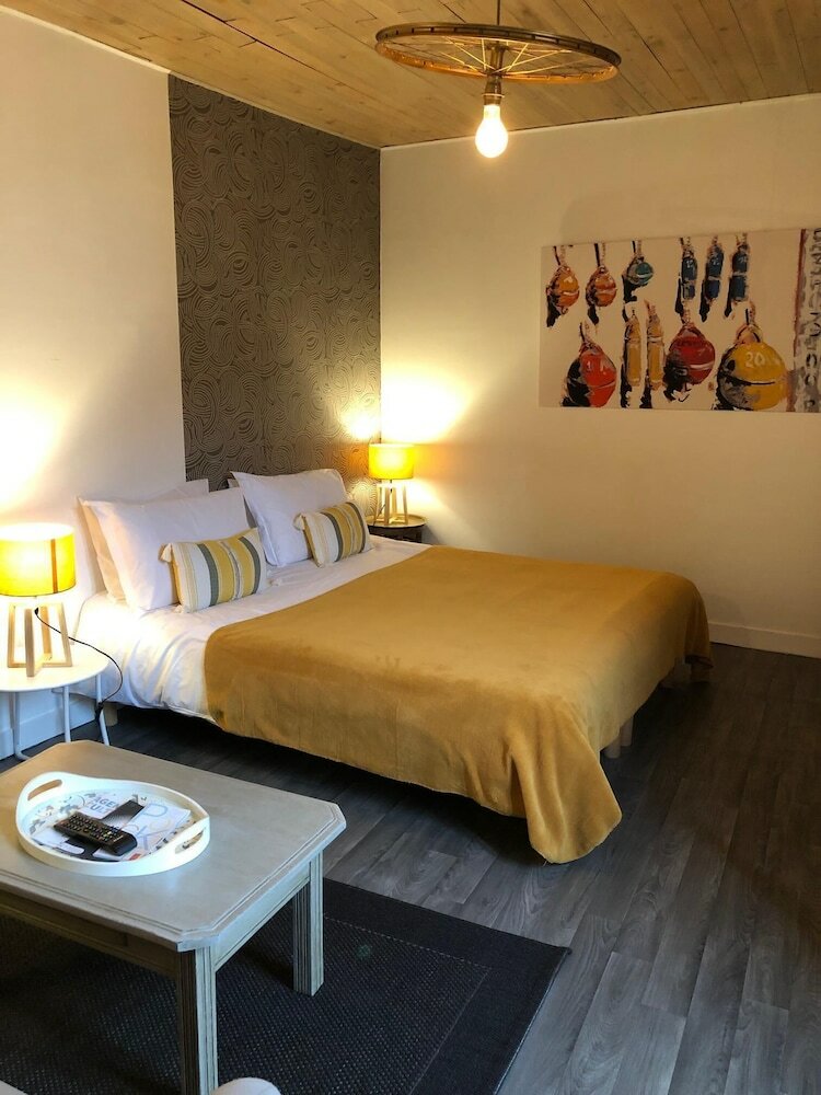 Bed & Breakfast Une Chambre En Ville