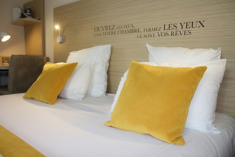 Hotel Kyriad Lyon Est - Bron Eurexpo Le Cottage