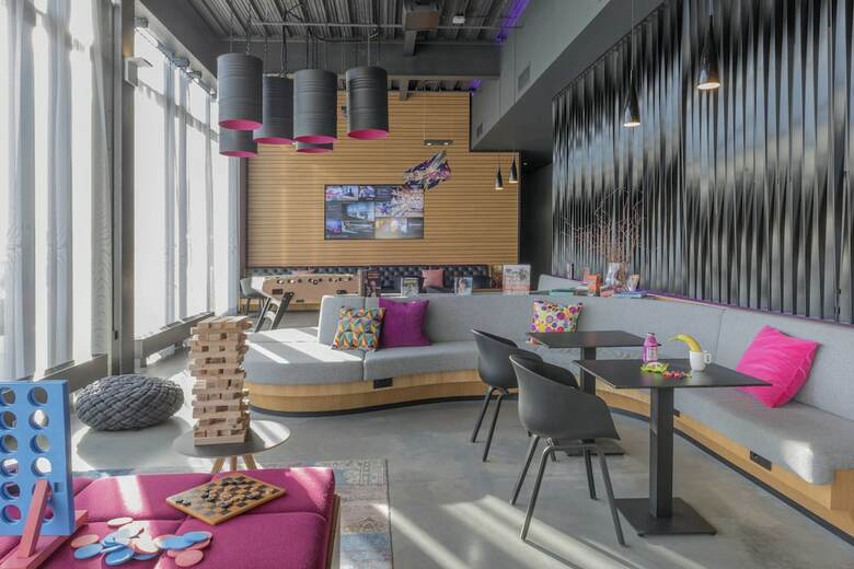 Hotel Moxy Aberdeen Airport