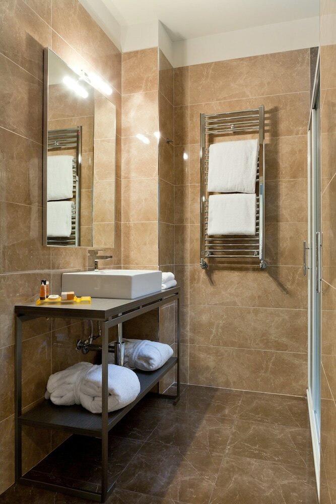 Hotel Mozart(.)