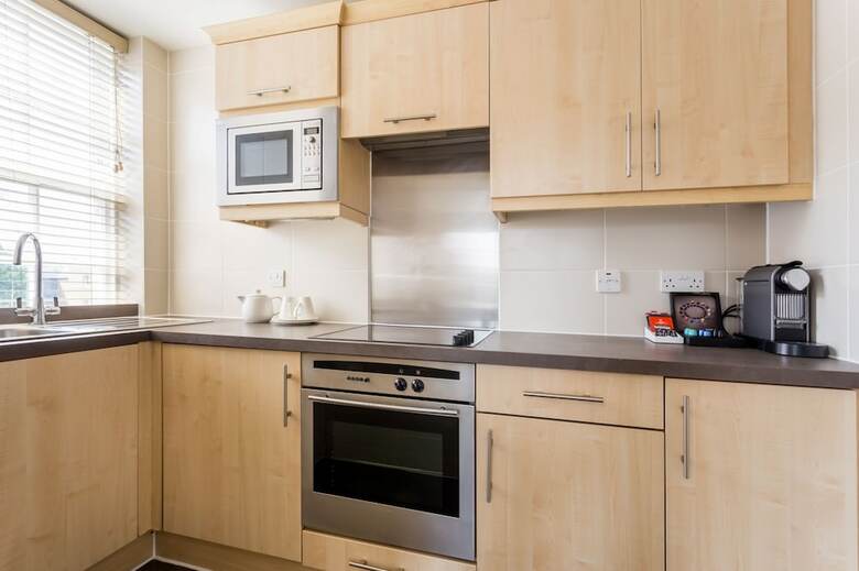 Aparthotel Dolphin House Serviced Apartments