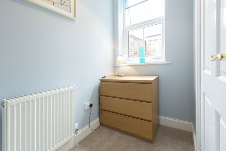 Apartment 32